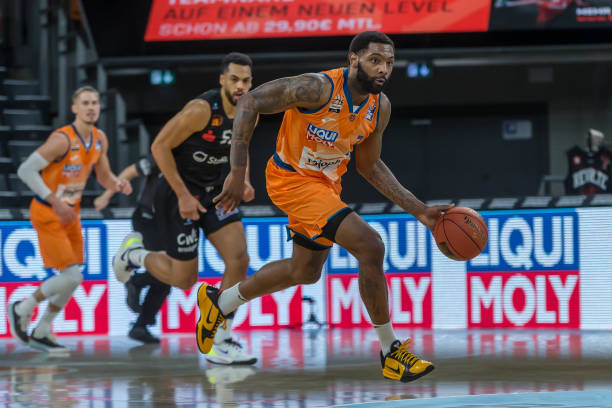 是一名防守 是一名防守